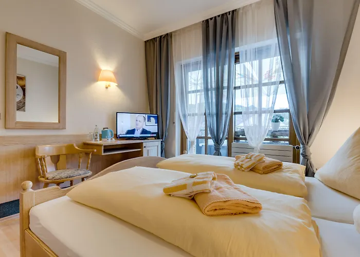 Bio Frankenhof Garni 3* 海巴赫